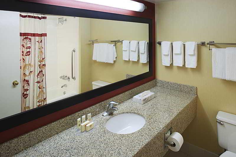 Отель Courtyard Alexandria Old Town/Southwest Номер фото